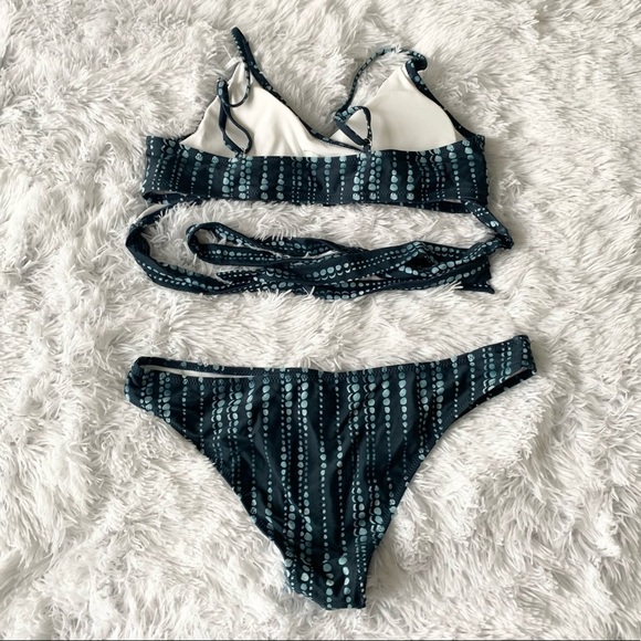 Cupshe NWT Criss Cross Wrap Swimsuit Padding Navy Bubble Print Bikini Set - Picture 10 of 15